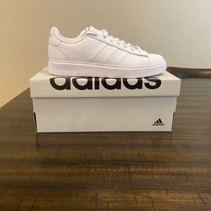 Women's Adidas Sneakers